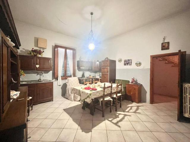 Casa indipendente in vendita a Prato PO