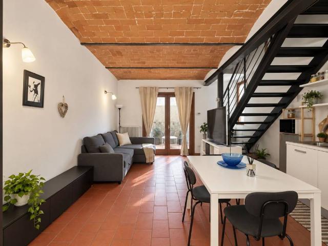 Casa indipendente in vendita a Prato PO