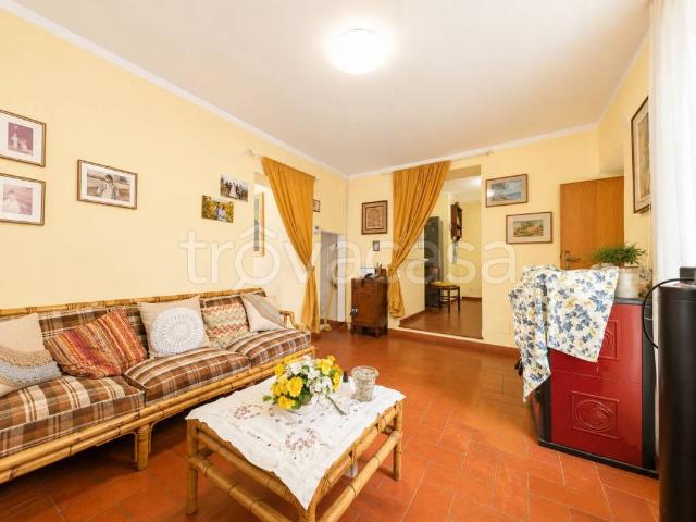 Casa indipendente in vendita a Prato piazza dei Partigiani, 9A, Figline