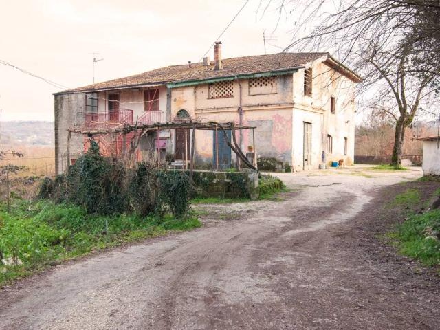 Casa indipendente in vendita a Prata di Principato Ultra AV