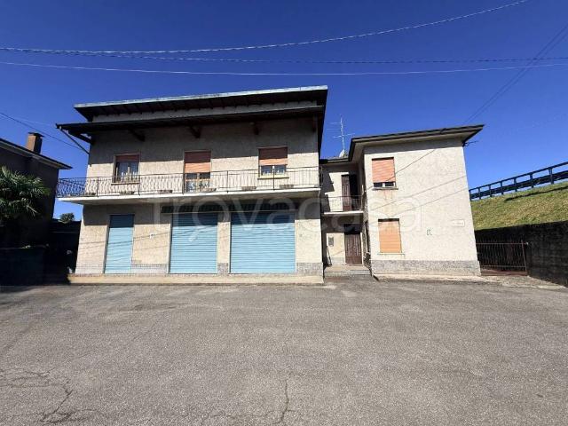 Casa indipendente in vendita a Premezzo, Cavaria con Premezzo