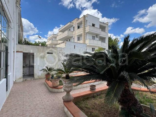 Casa indipendente in vendita a Presicce Acquarica via Cesare Battisti, 34