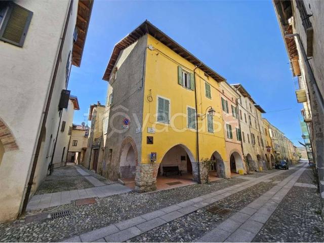 Casa indipendente in vendita a Priero via Roma