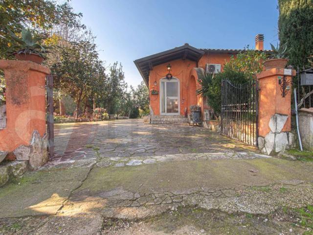 Casa indipendente in vendita a Prossedi LT