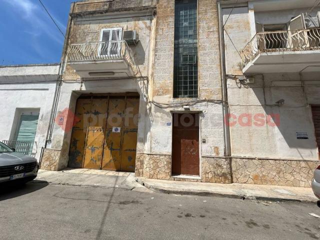 Casa indipendente in vendita a Pulsano TA