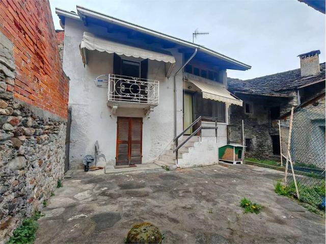 Casa indipendente in vendita a Quincinetto TO