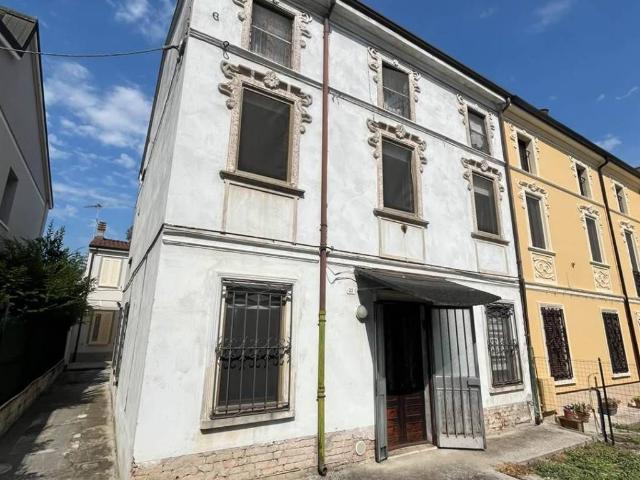 Casa indipendente in vendita a Quistello MN