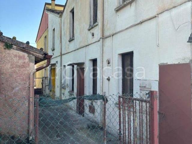 Casa indipendente in vendita a Quistello via Tazio Nuvolari, 16