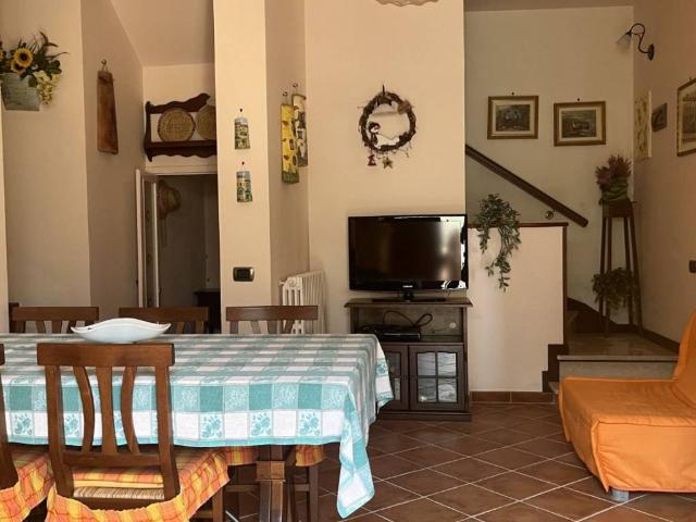 Casa indipendente in vendita a Rotella AP