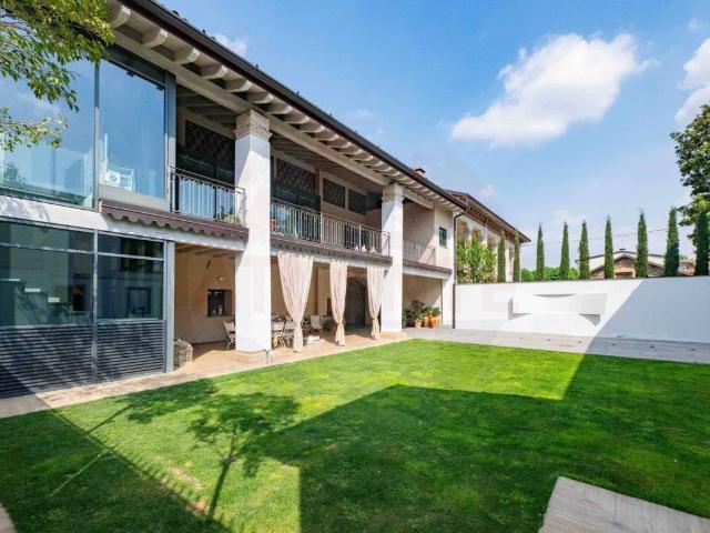 Casa indipendente in vendita a Rovato BS