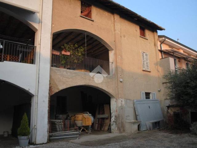 Casa indipendente in vendita a Rovello Porro CO