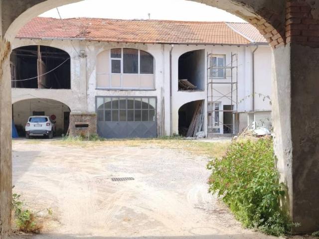 Casa indipendente in vendita a Rovello Porro CO