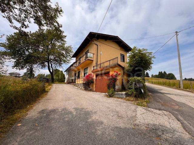 Casa indipendente in vendita a Roana, Canove di Roana