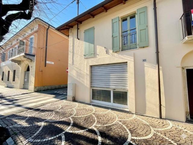 Casa indipendente in vendita a Robecco d'Oglio CR