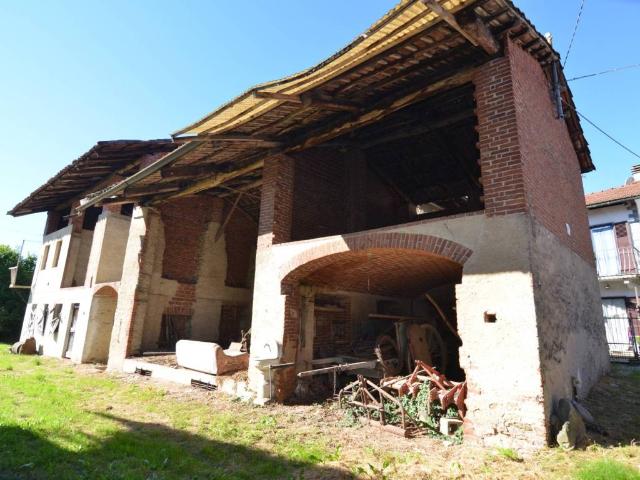 Casa indipendente in vendita a Rocca Canavese TO