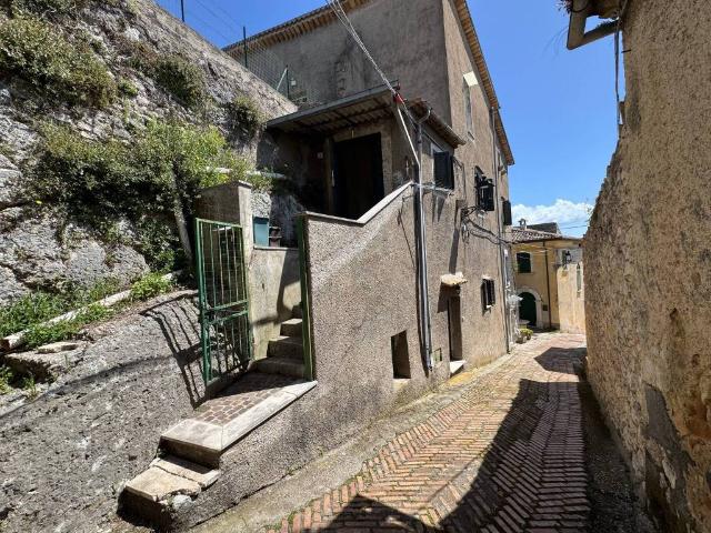 Casa indipendente in vendita a Rocca d'Arce FR