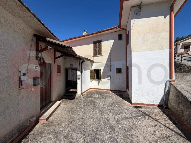Casa indipendente in vendita a Rocca d'Arce FR