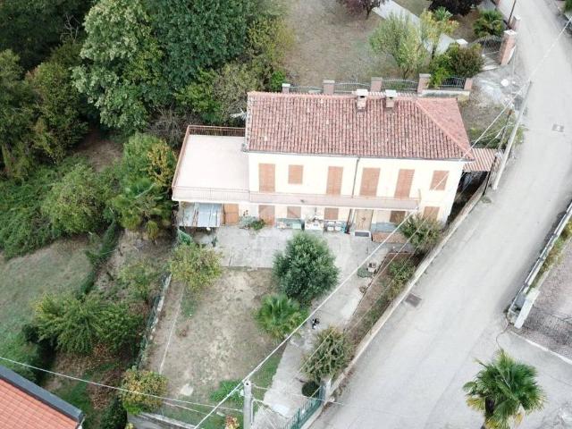 Casa indipendente in vendita a Rocca d'Arazzo AT