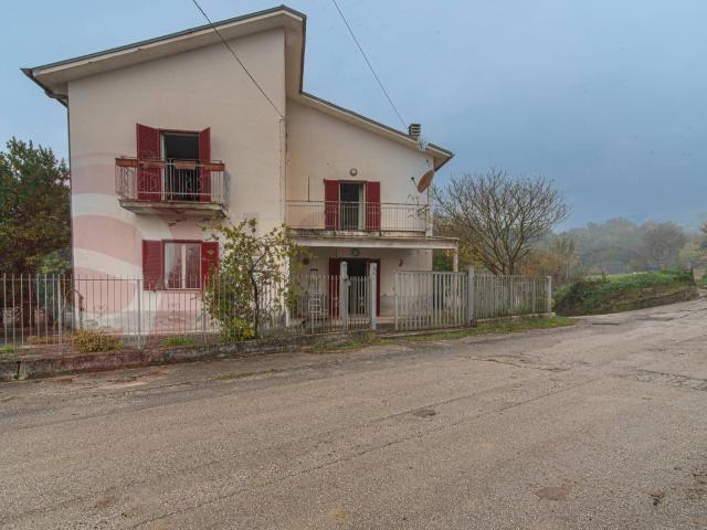 Casa indipendente in vendita a Rocca d'Evandro