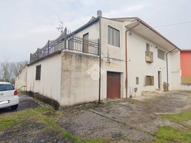 Casa indipendente in vendita a Rocca d'Evandro CE
