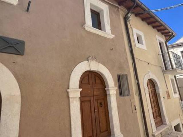 Casa indipendente in vendita a Rocca di Mezzo AQ