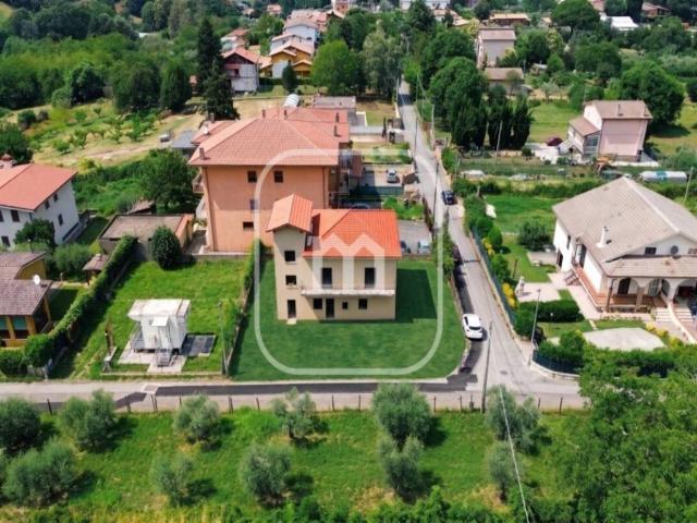 Casa indipendente in vendita a Rocca Priora RM