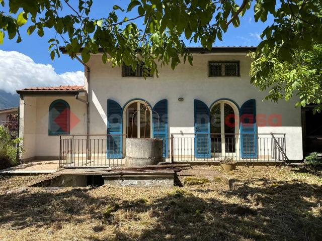 Casa indipendente in vendita a Roccabascerana AV