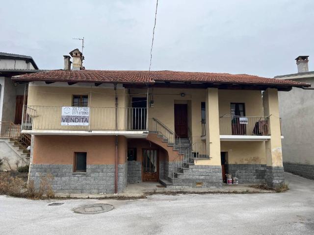 Casa indipendente in vendita a Roccabruna CN