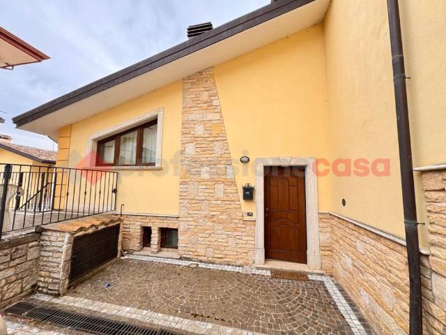 Casa indipendente in vendita a Roccacinquemiglia, Castel di Sangro