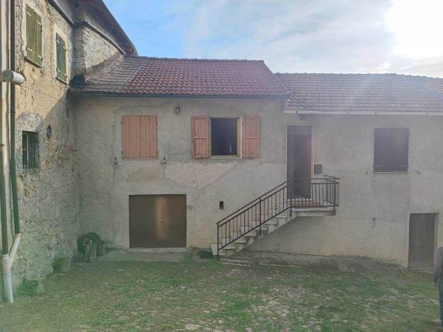 Casa indipendente in vendita a Roccaforte Ligure AL