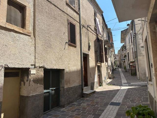Casa indipendente in vendita a Roccamorice PE