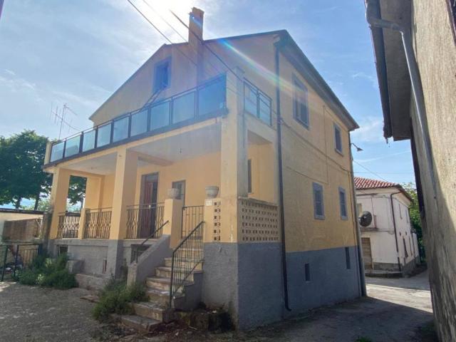 Casa indipendente in vendita a Roccamorice PE
