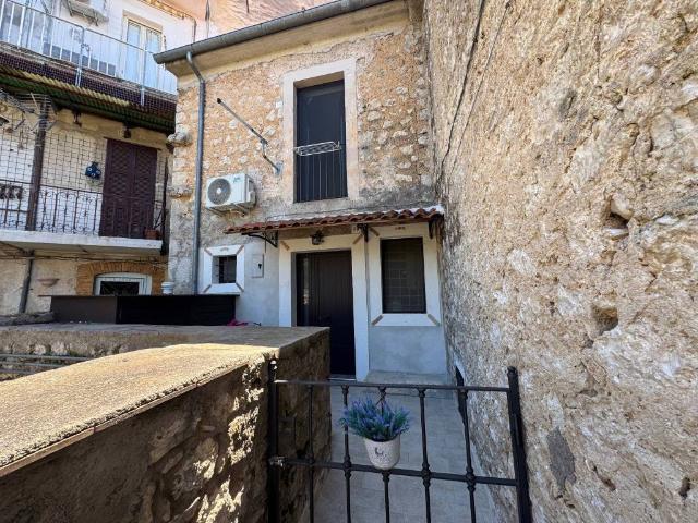 Casa indipendente in vendita a Roccasecca FR