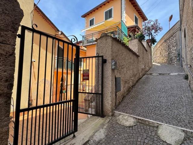Casa indipendente in vendita a Roccasecca FR