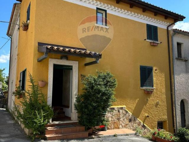 Casa indipendente in vendita a Rocchetta A Volturno