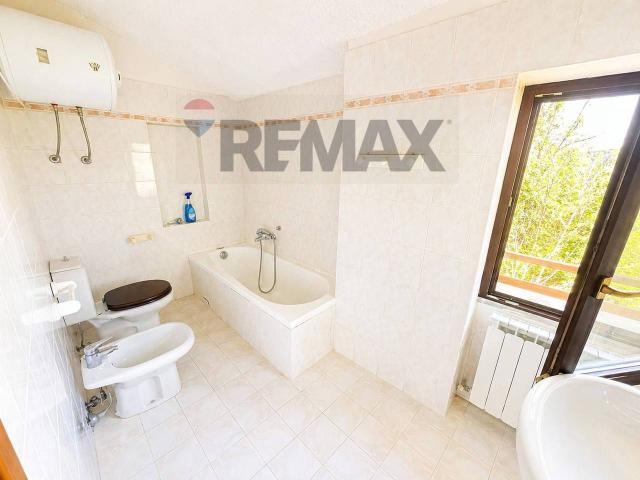 Casa indipendente in vendita a Rocchetta Di Vara