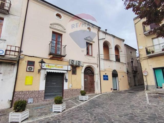 Casa indipendente in vendita a Roggiano Gravina