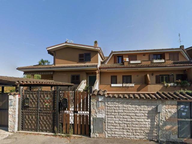 Casa indipendente in vendita a Roma