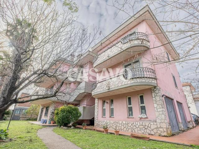 Casa indipendente in vendita a Roma