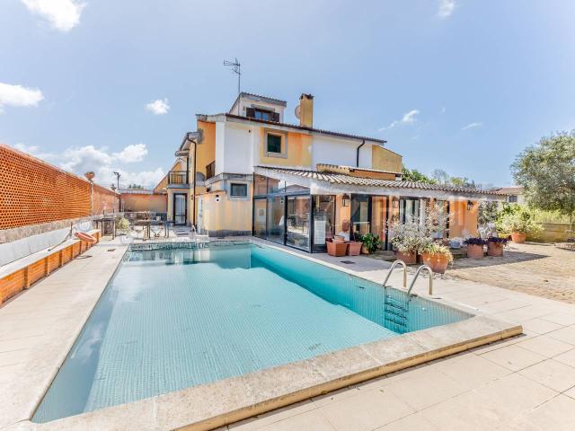 Casa indipendente in vendita a Roma