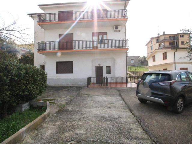 Casa indipendente in vendita a Roma
