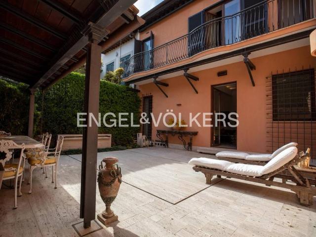 Casa indipendente in vendita a Roma via di Santa Dorotea, Trastevere