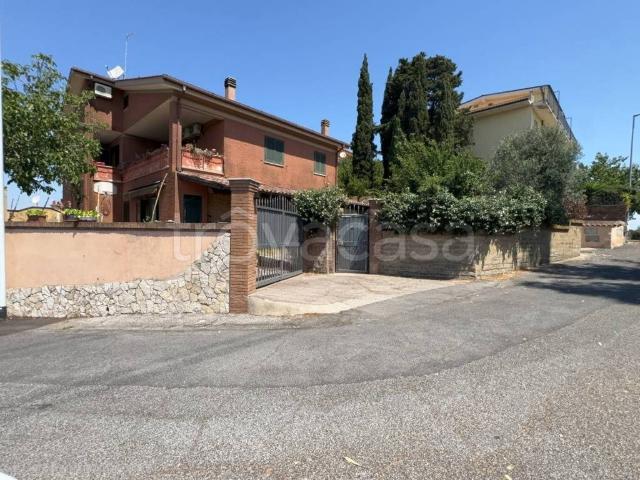 Casa indipendente in vendita a Roma, Castel di Leva