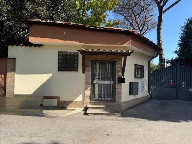 Casa indipendente in vendita a Roma RM