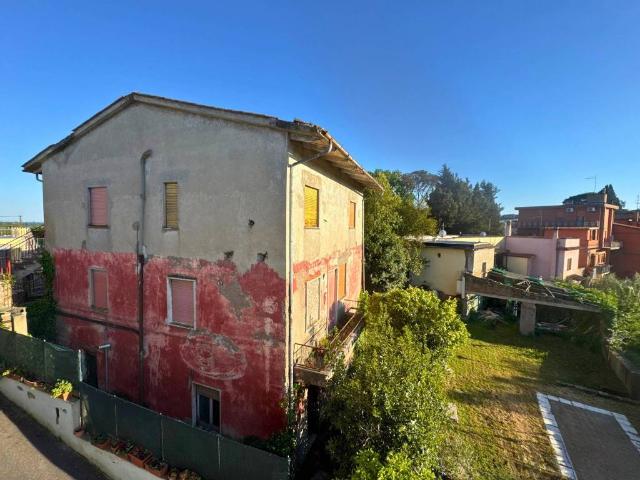 Casa indipendente in vendita a Roma RM