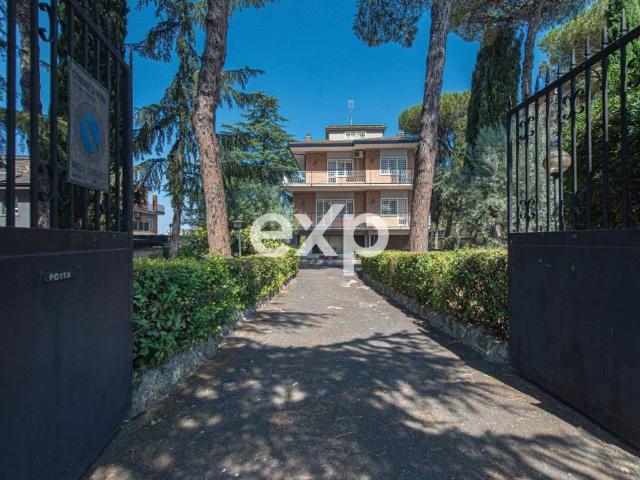 Casa indipendente in vendita a Roma RM