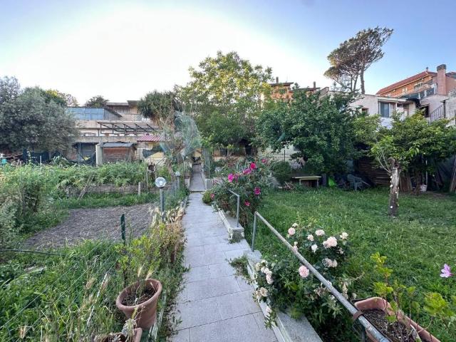 Casa indipendente in vendita a Roma RM