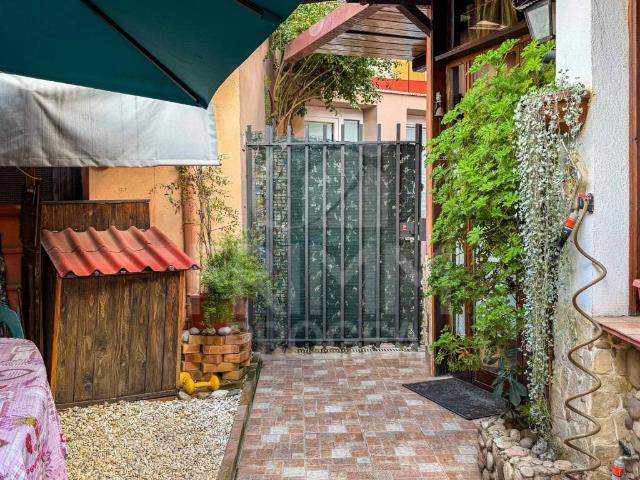 Casa indipendente in vendita a Roma RM