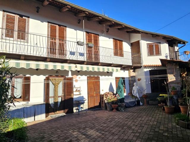 CASA INDIPENDENTE in VENDITA a RONDISSONE di 5 vani