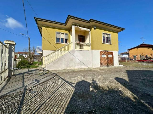 Casa indipendente in vendita a Ronsecco via Giulio Pasta, 83